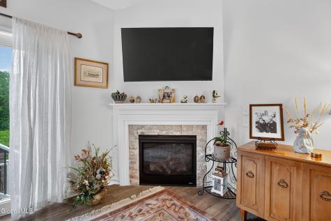 16 Joshua Place Glenmont NY 12077