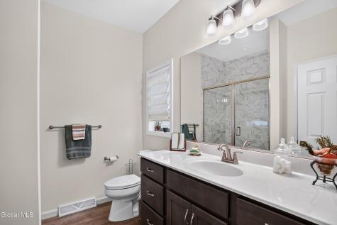 16 Joshua Place Glenmont NY 12077