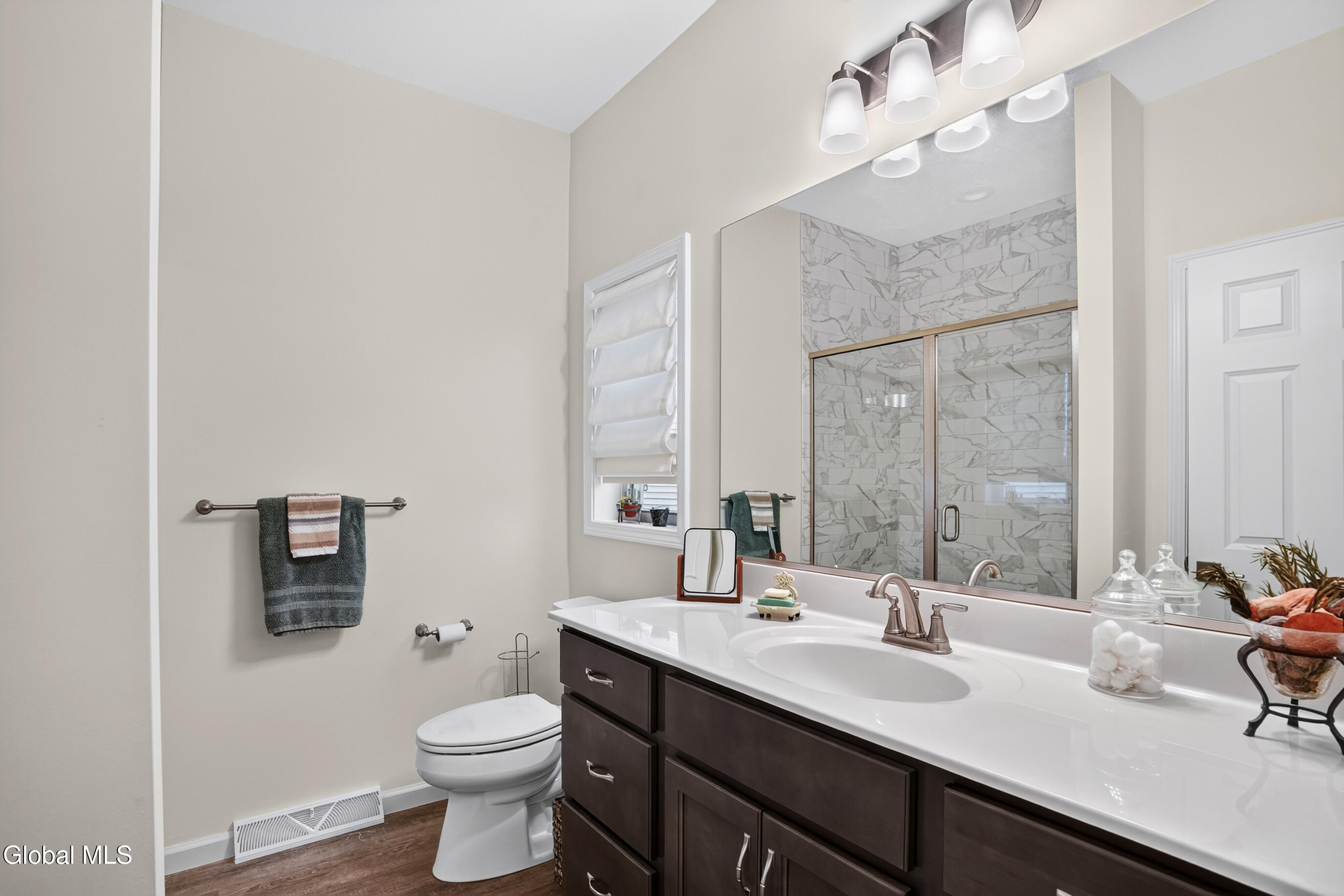 16 Joshua Place Glenmont NY 12077