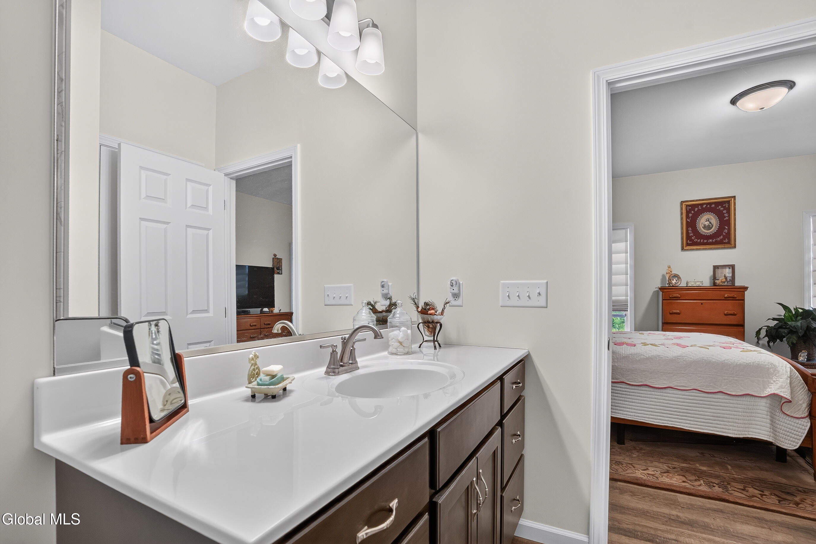 16 Joshua Place Glenmont NY 12077