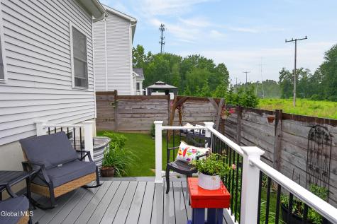 16 Joshua Place Glenmont NY 12077
