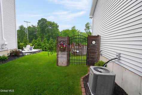 16 Joshua Place Glenmont NY 12077