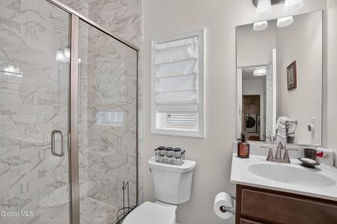 16 Joshua Place Glenmont NY 12077