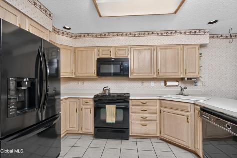 38 Lyon Court Queensbury NY 12804