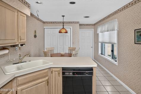38 Lyon Court Queensbury NY 12804