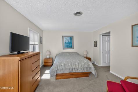 38 Lyon Court Queensbury NY 12804