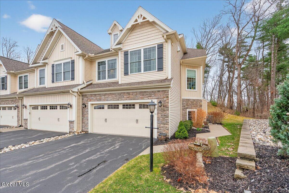 21 Hillman Loop Round Lake NY 12151