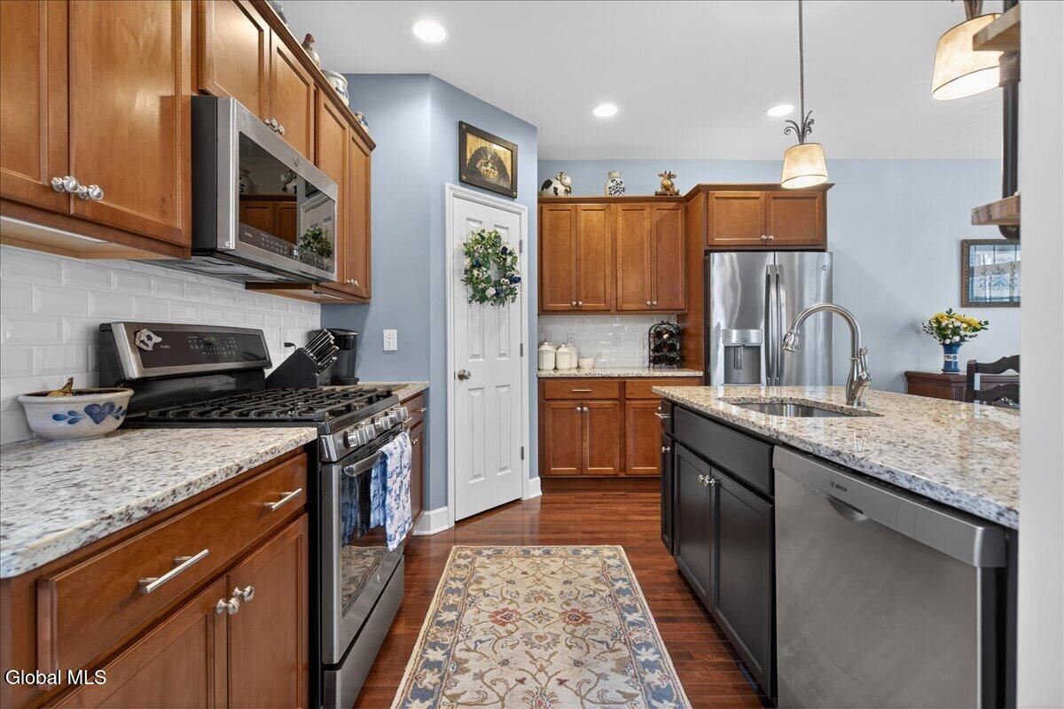 21 Hillman Loop Round Lake NY 12151