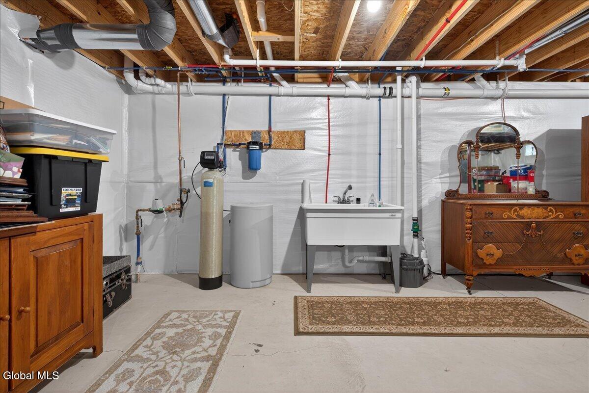 21 Hillman Loop Round Lake NY 12151