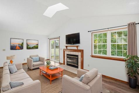 214 Monmouth Way Halfmoon NY 12065