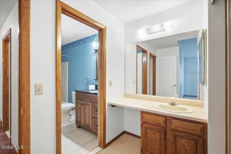 214 Monmouth Way Halfmoon NY 12065