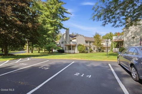 214 Monmouth Way Halfmoon NY 12065