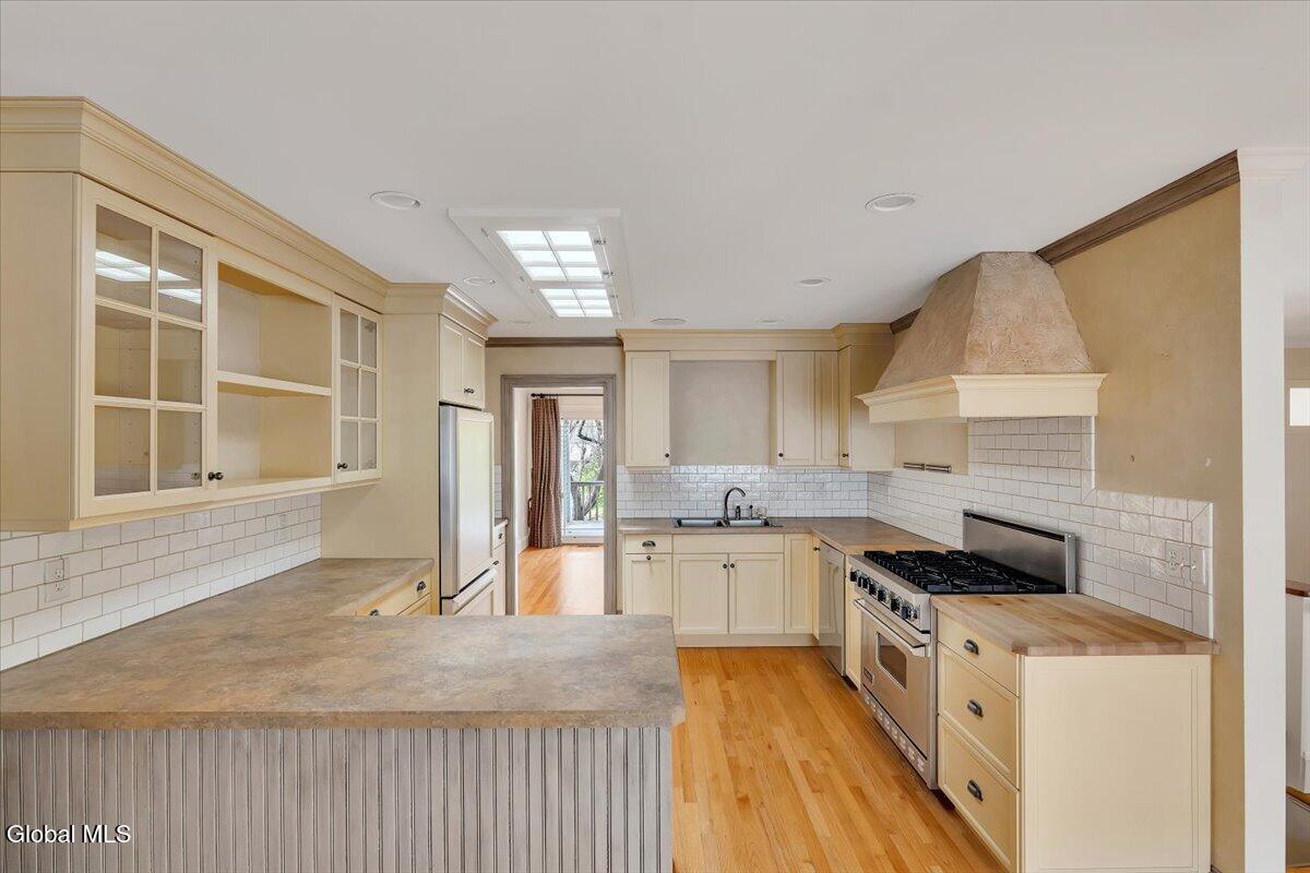 6 Collins Terrace Saratoga Springs NY 12866