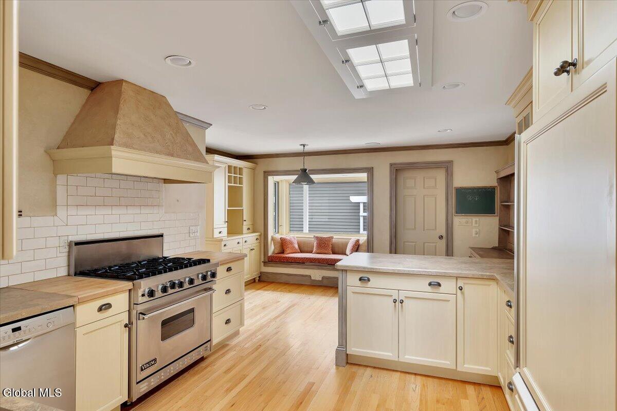 6 Collins Terrace Saratoga Springs NY 12866