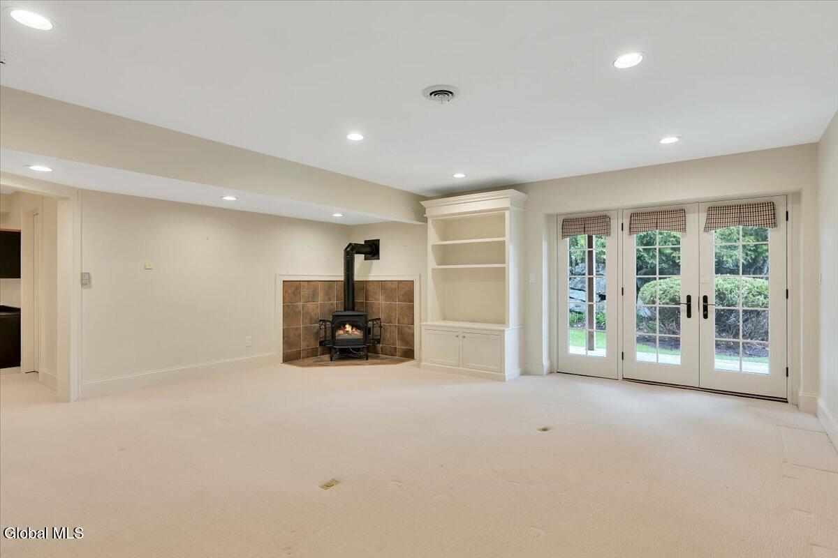 6 Collins Terrace Saratoga Springs NY 12866