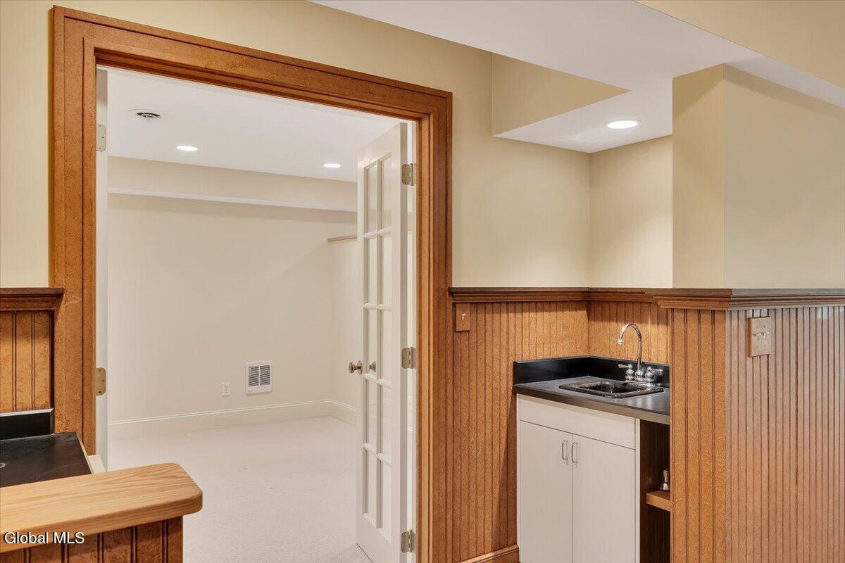 6 Collins Terrace Saratoga Springs NY 12866