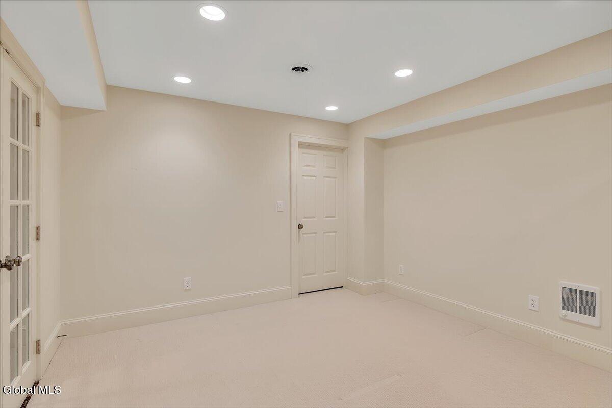 6 Collins Terrace Saratoga Springs NY 12866