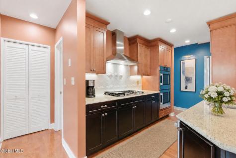 214 Colonial Avenue Albany NY 12208