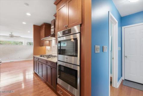 214 Colonial Avenue Albany NY 12208