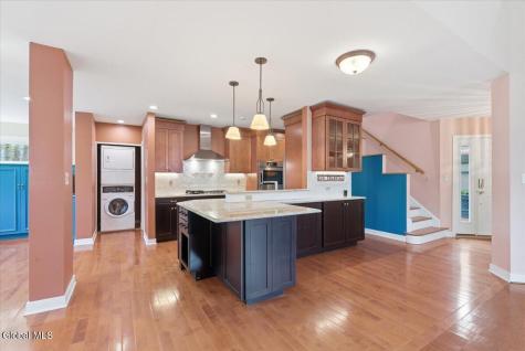 214 Colonial Avenue Albany NY 12208