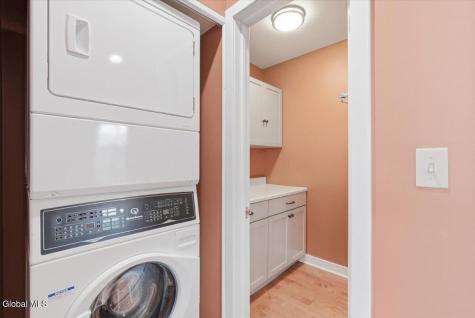 214 Colonial Avenue Albany NY 12208