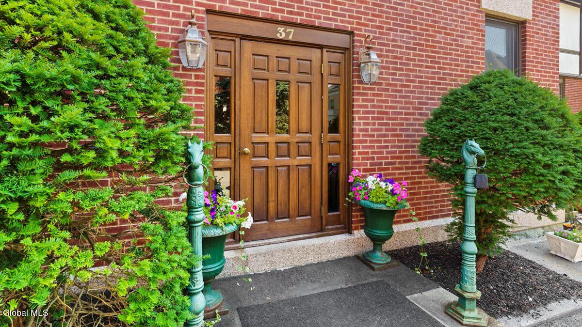 37 Clark Street Saratoga Springs NY 12866
