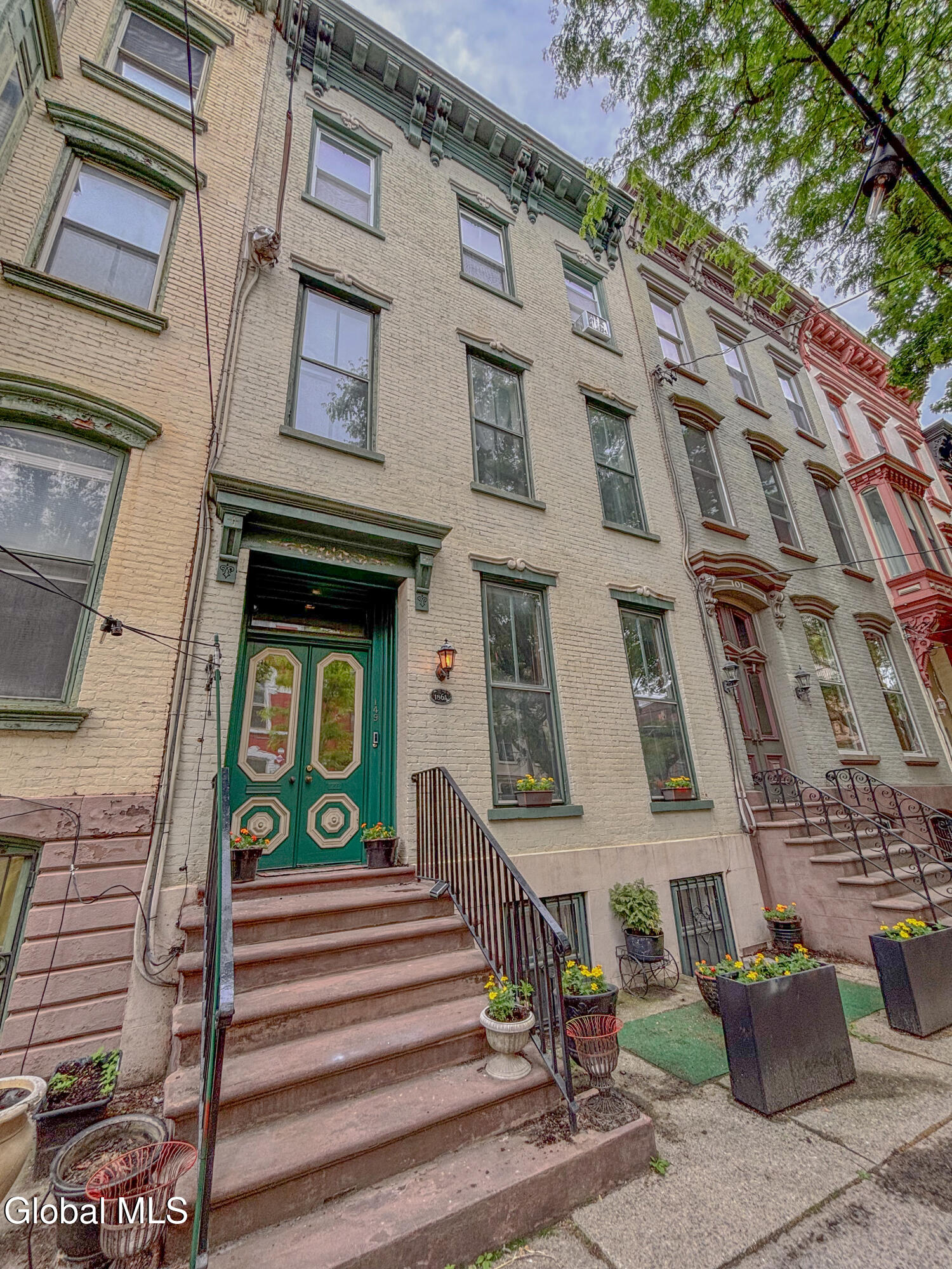 149 Lancaster Street Albany NY 12210