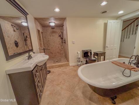 149 Lancaster Street Albany NY 12210