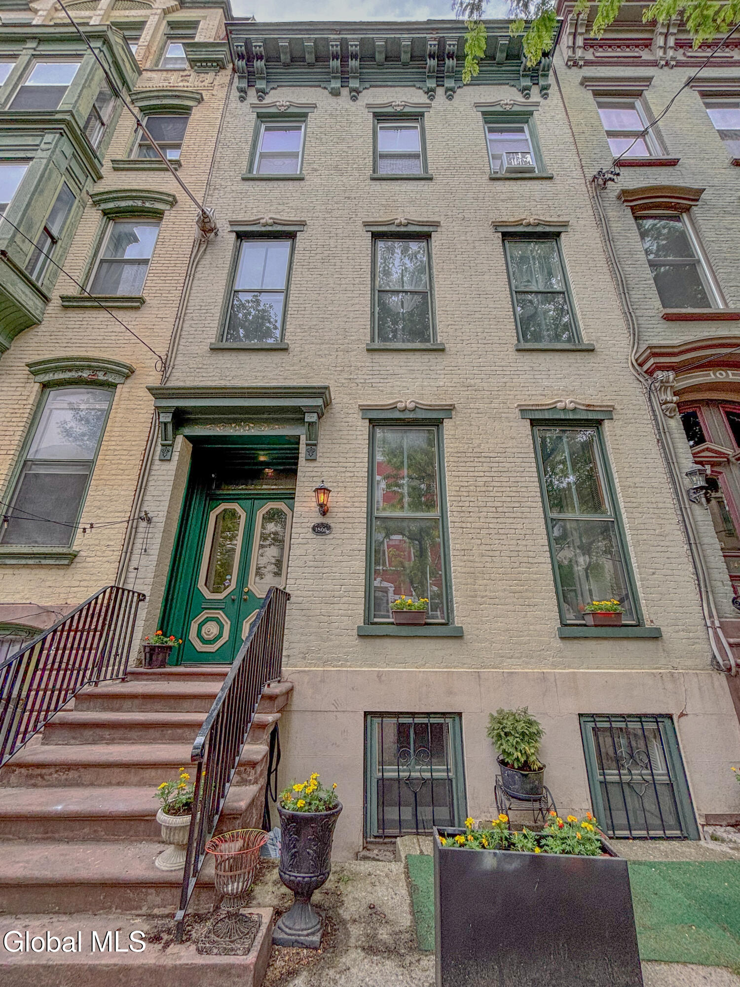 149 Lancaster Street Albany NY 12210