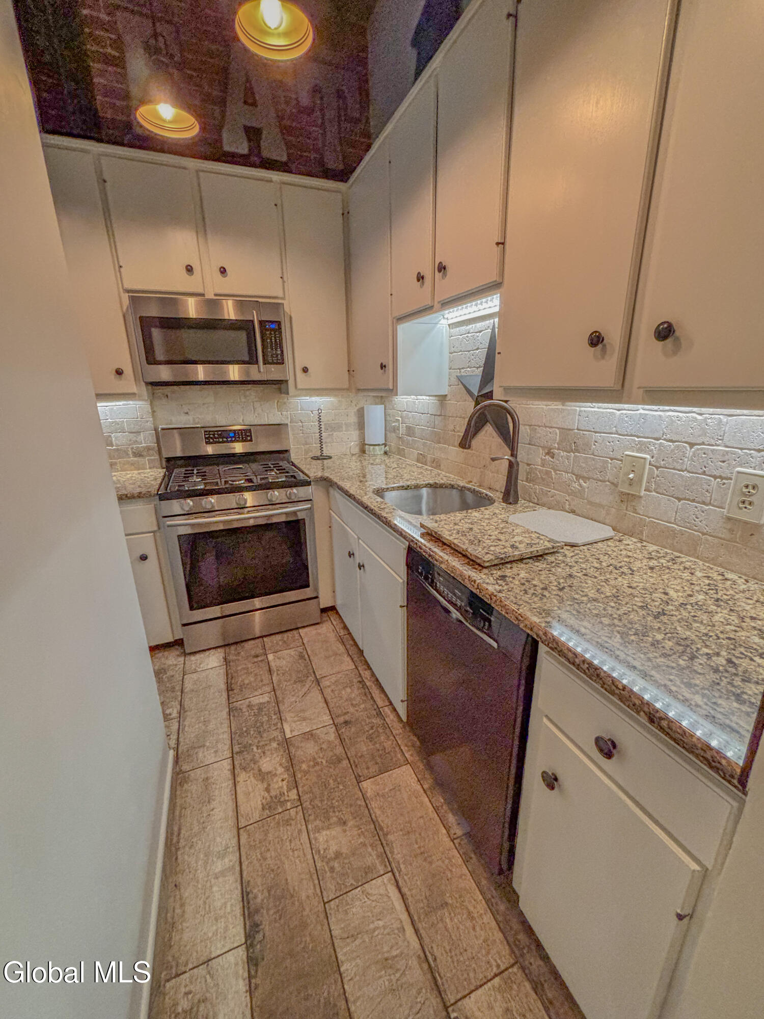 149 Lancaster Street Albany NY 12210