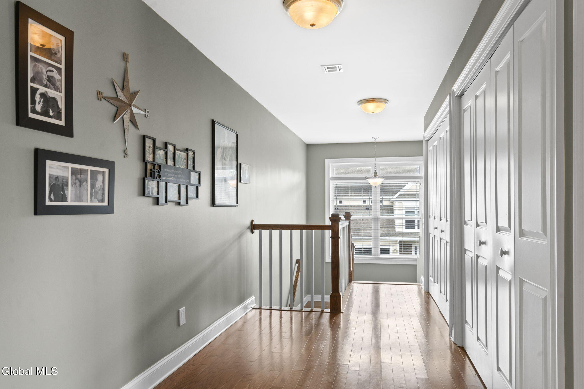 214 Lois Lane Schenectady NY 12304