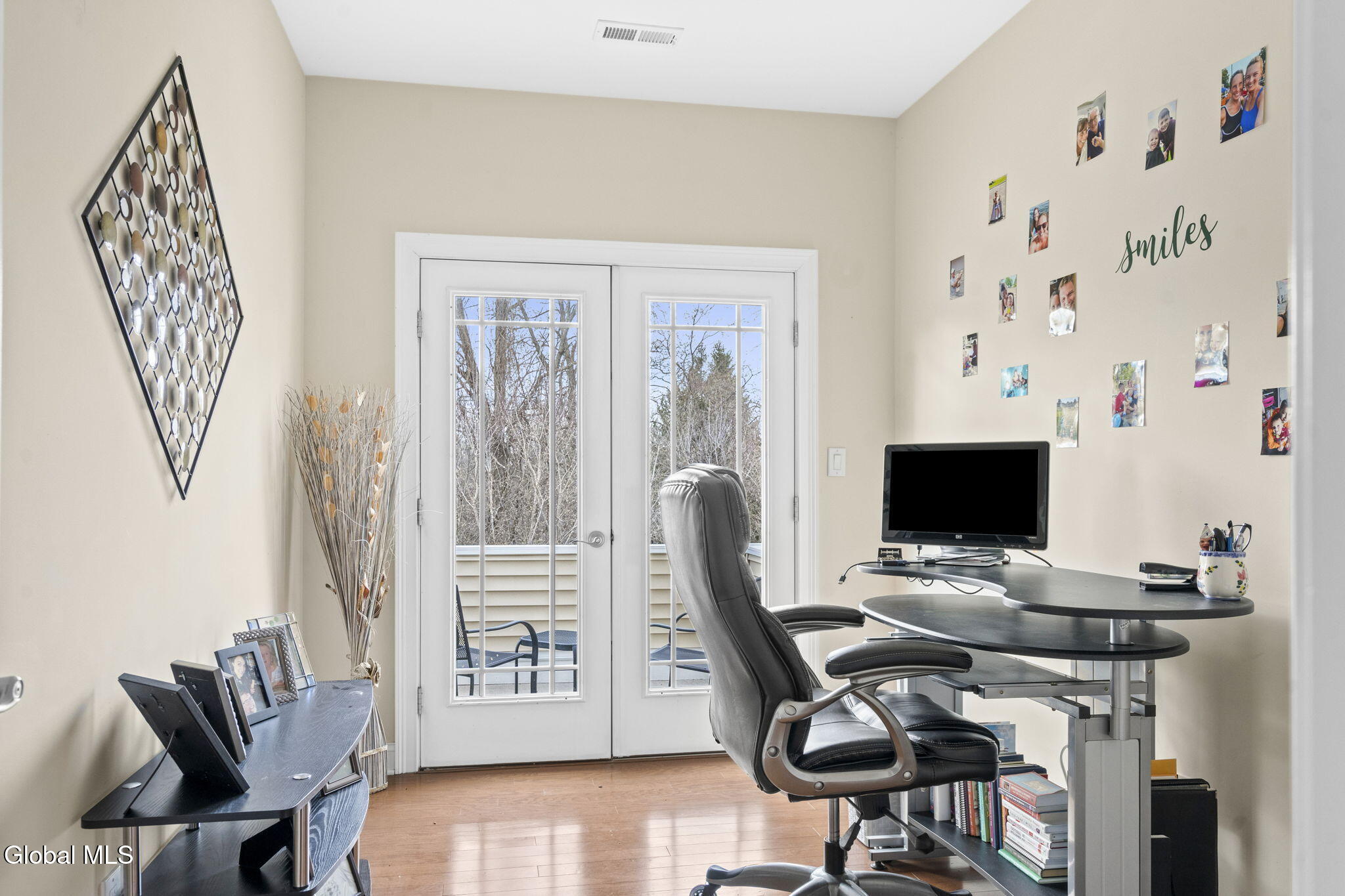 214 Lois Lane Schenectady NY 12304
