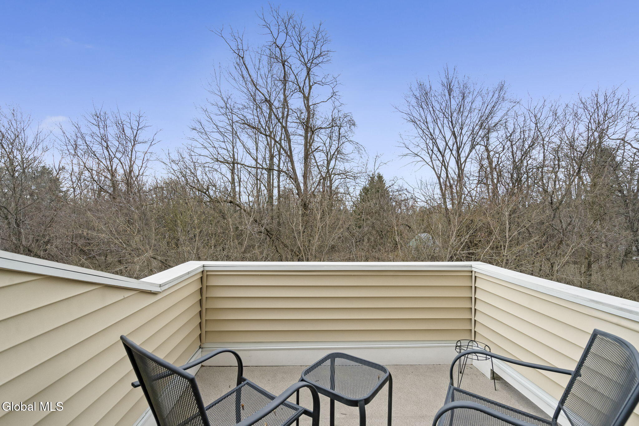 214 Lois Lane Schenectady NY 12304