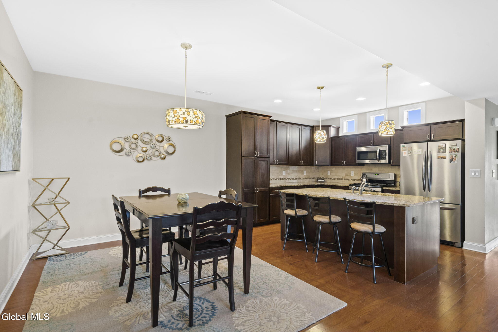 214 Lois Lane Schenectady NY 12304