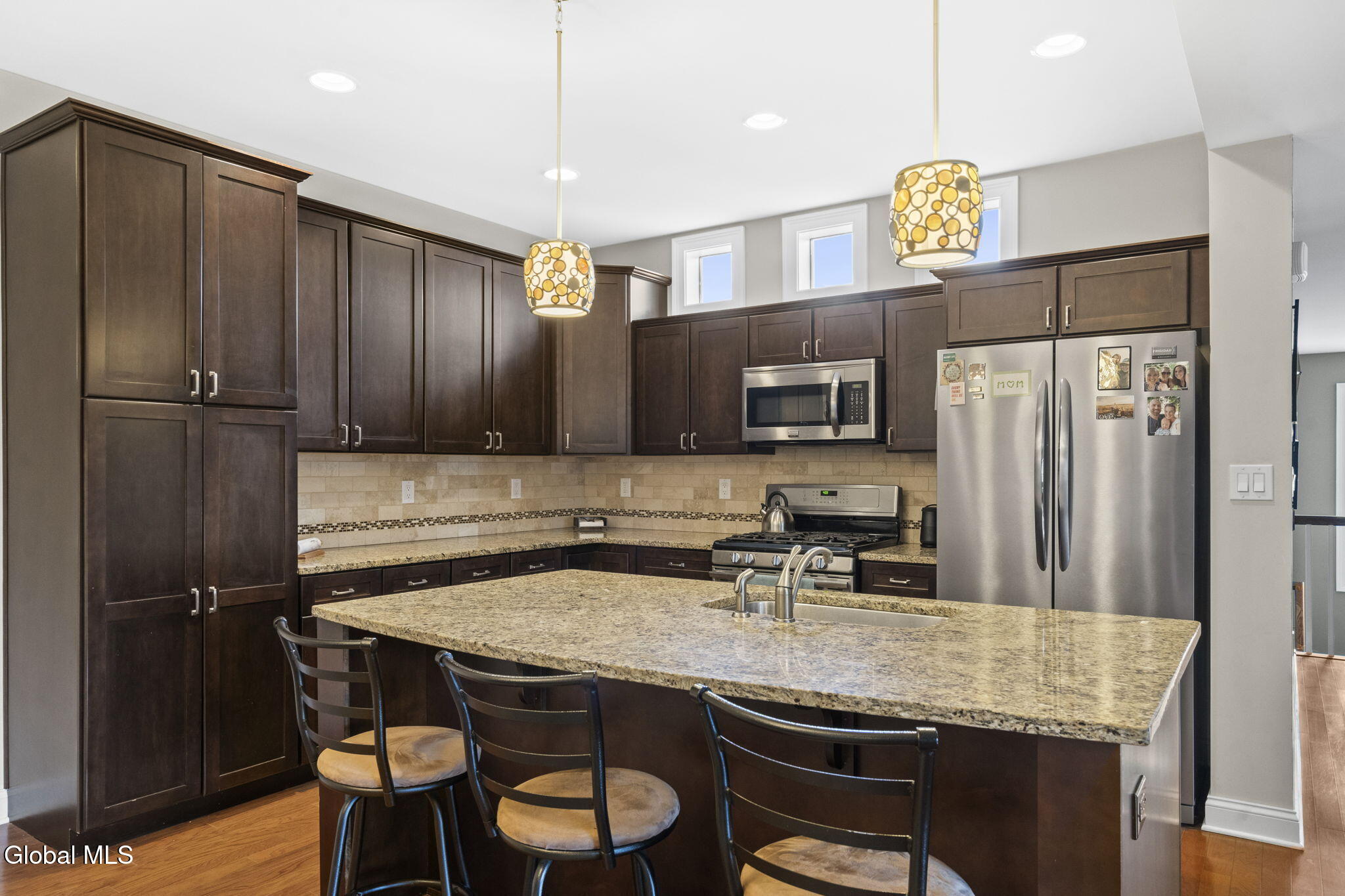 214 Lois Lane Schenectady NY 12304