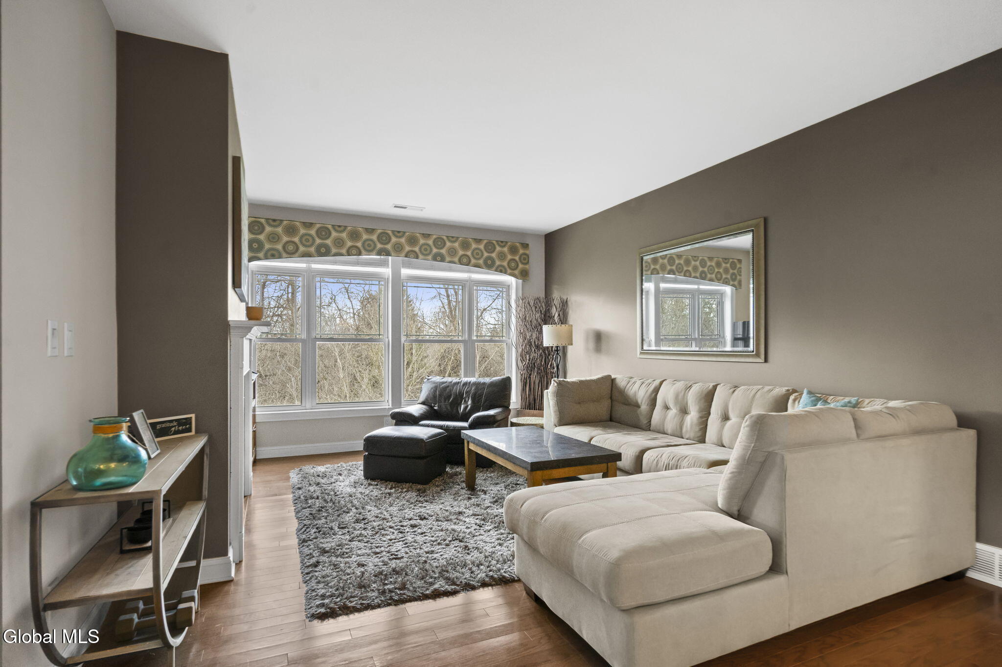 214 Lois Lane Schenectady NY 12304