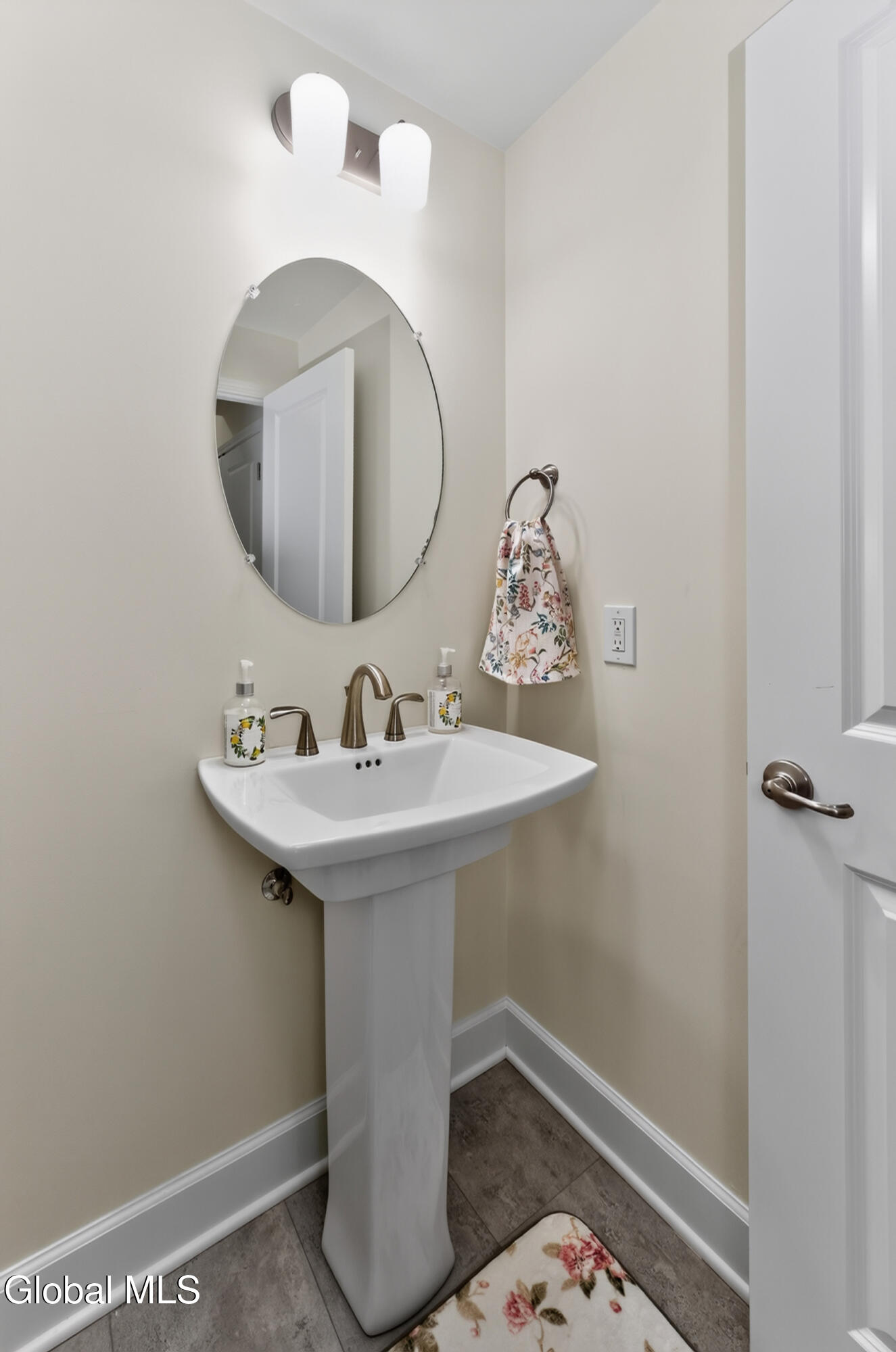 63 Hillard Lane Latham NY 12110