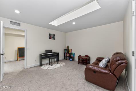 63 Hillard Lane Latham NY 12110