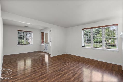 502 Mallards Pond Lane Schenectady NY 12303