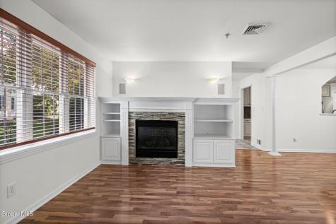 502 Mallards Pond Lane Schenectady NY 12303