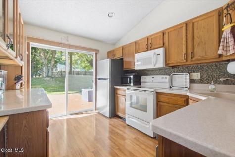 22 Cromwell Drive Halfmoon NY 12065