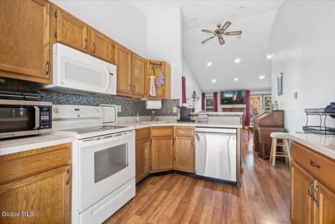 22 Cromwell Drive Halfmoon NY 12065