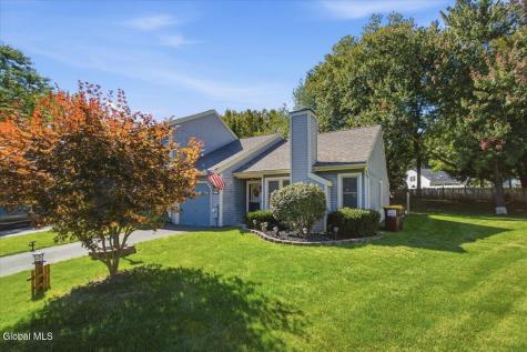 22 Cromwell Drive Halfmoon NY 12065