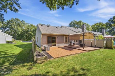 22 Cromwell Drive Halfmoon NY 12065