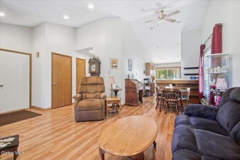 22 Cromwell Drive Halfmoon NY 12065
