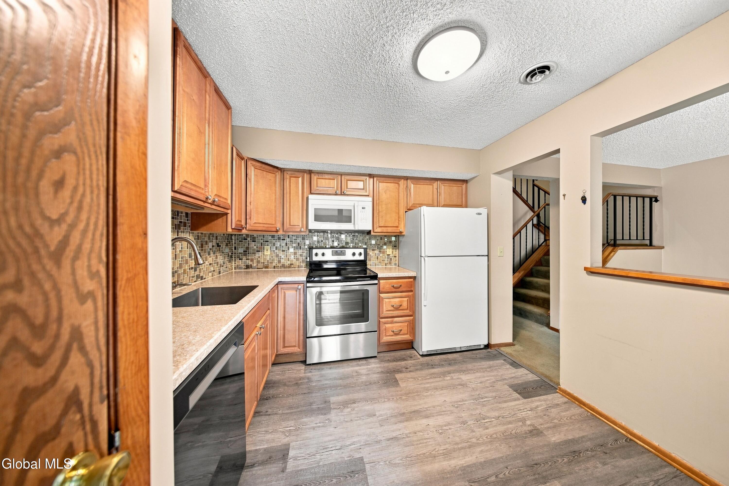 10 Flintlock Lane Halfmoon NY 12065