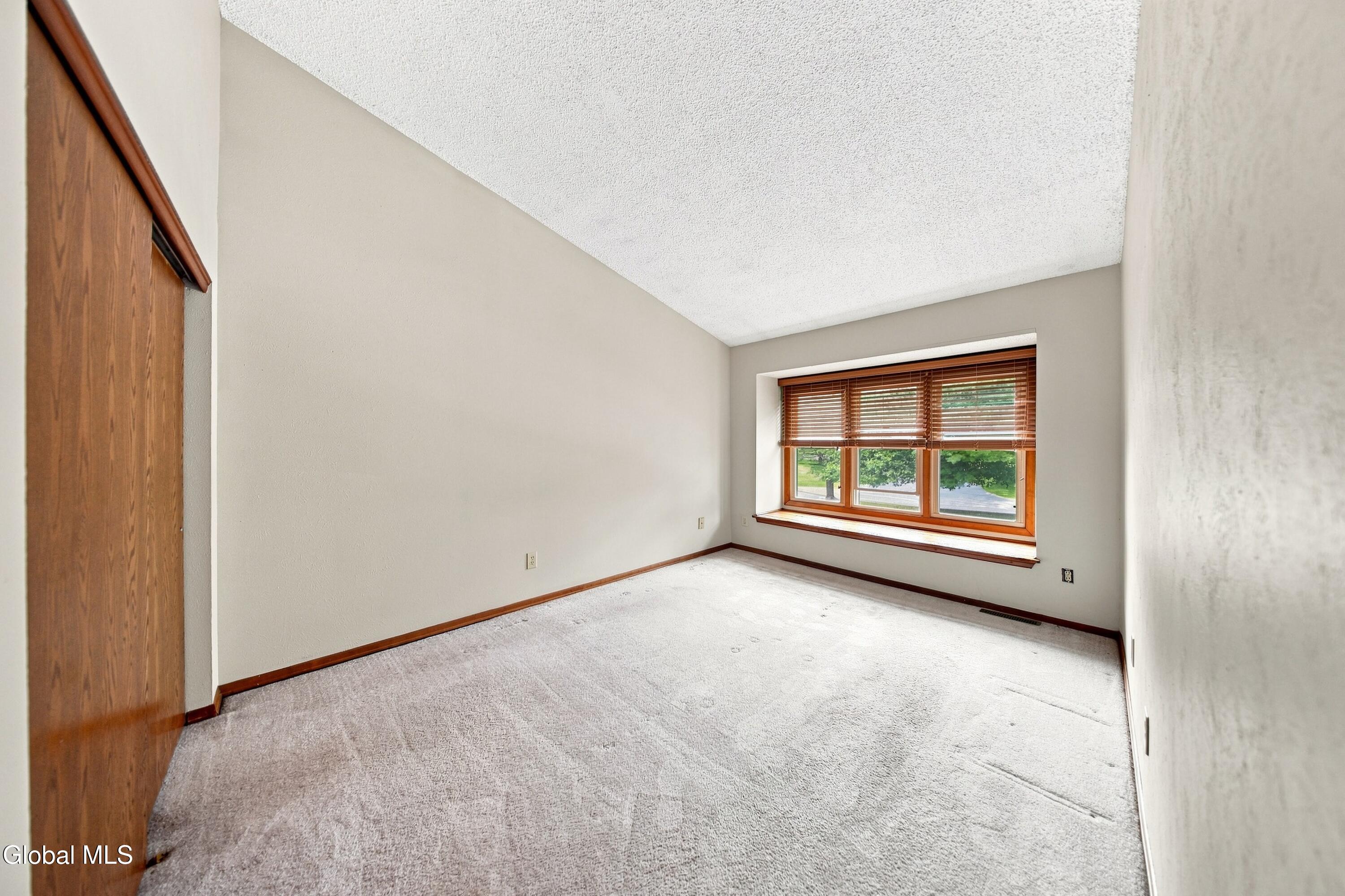 10 Flintlock Lane Halfmoon NY 12065
