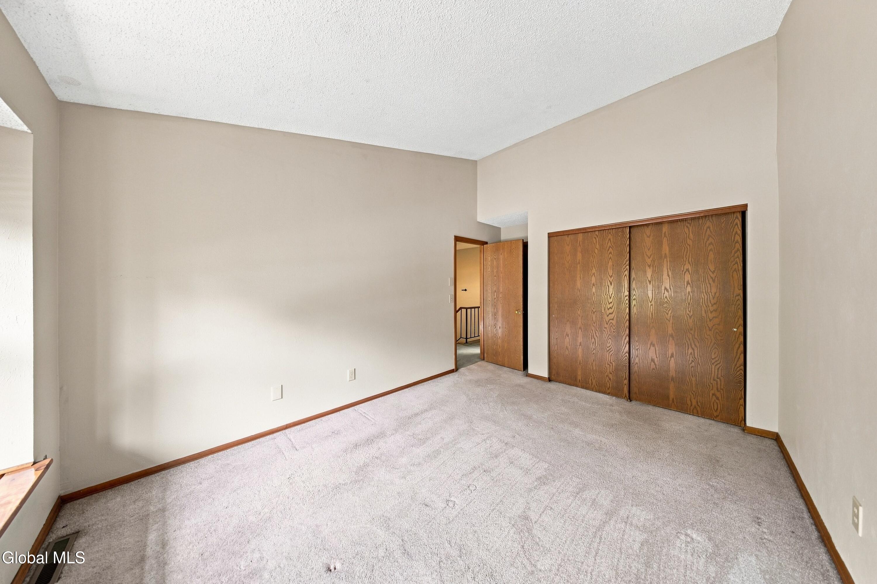 10 Flintlock Lane Halfmoon NY 12065