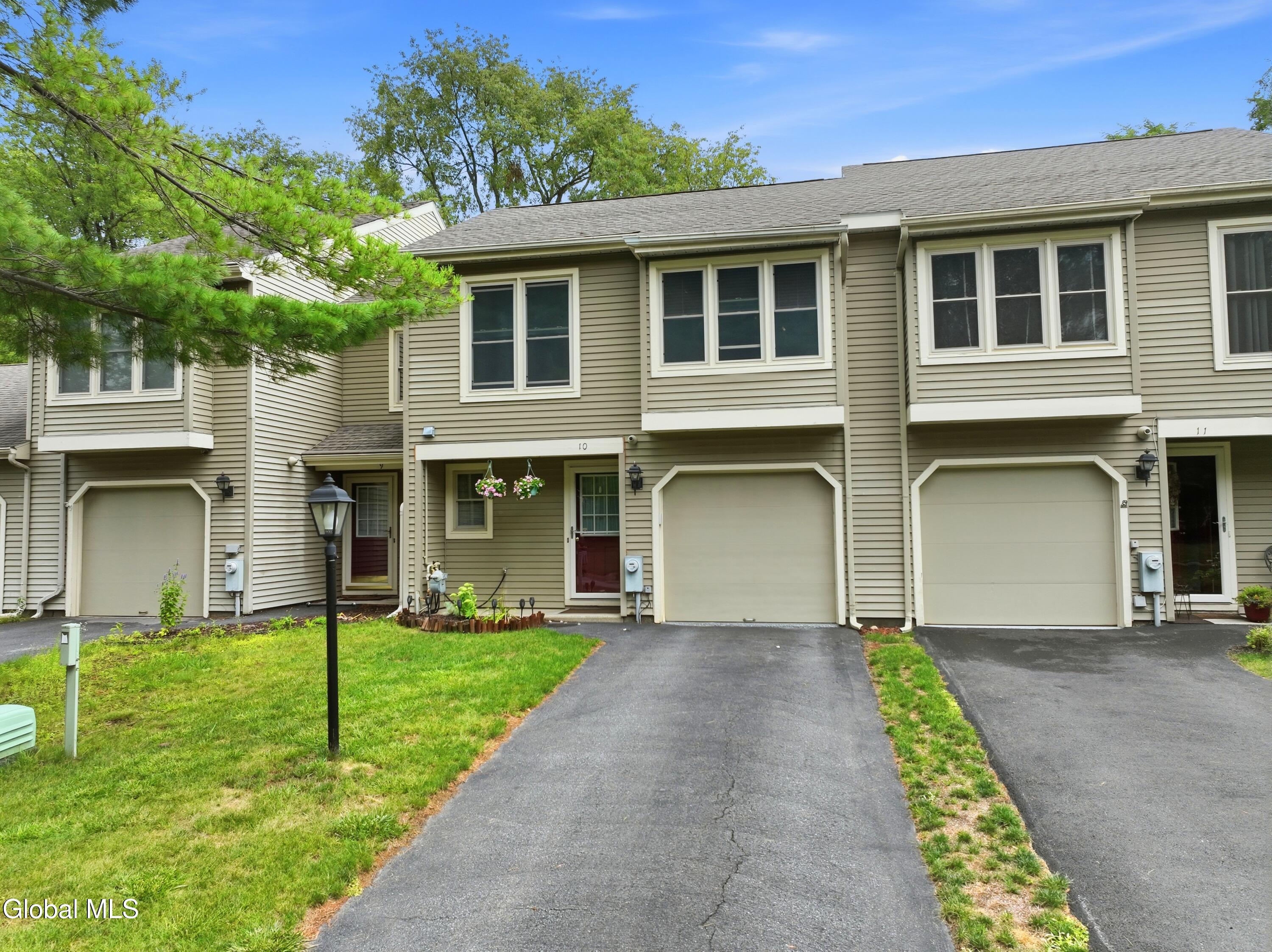 10 Flintlock Lane Halfmoon NY 12065