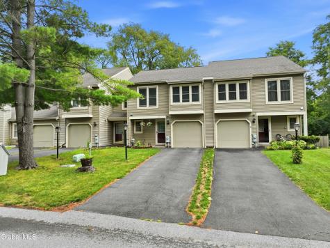 10 Flintlock Lane Halfmoon NY 12065